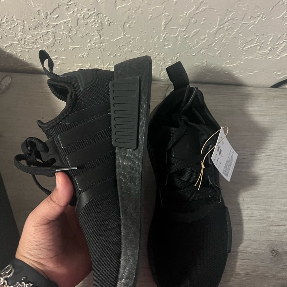 Adidas NMD R1 - Picture 2 of 3
